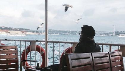 “环保少女”遭以色列驱逐后愤怒喊话 特朗普：她是个麻烦精