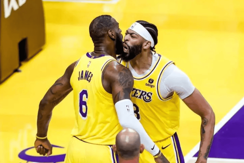 28分4助攻，三分6中6！虐菜大师回来了！湖人天塌了，快交易他