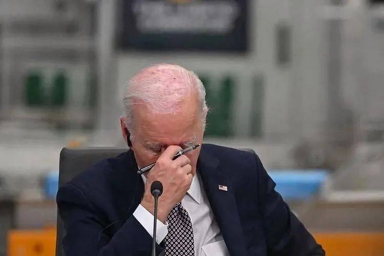 三消息：拜登丢了大脸了！中方果断不买了？特朗普紧急调转“枪口”