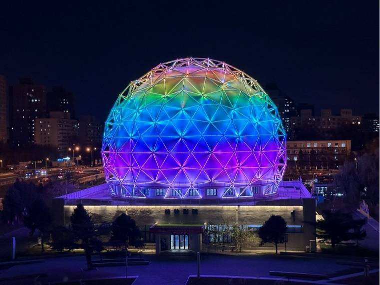 北京三环边上的白色大“圆球”，变身啦！