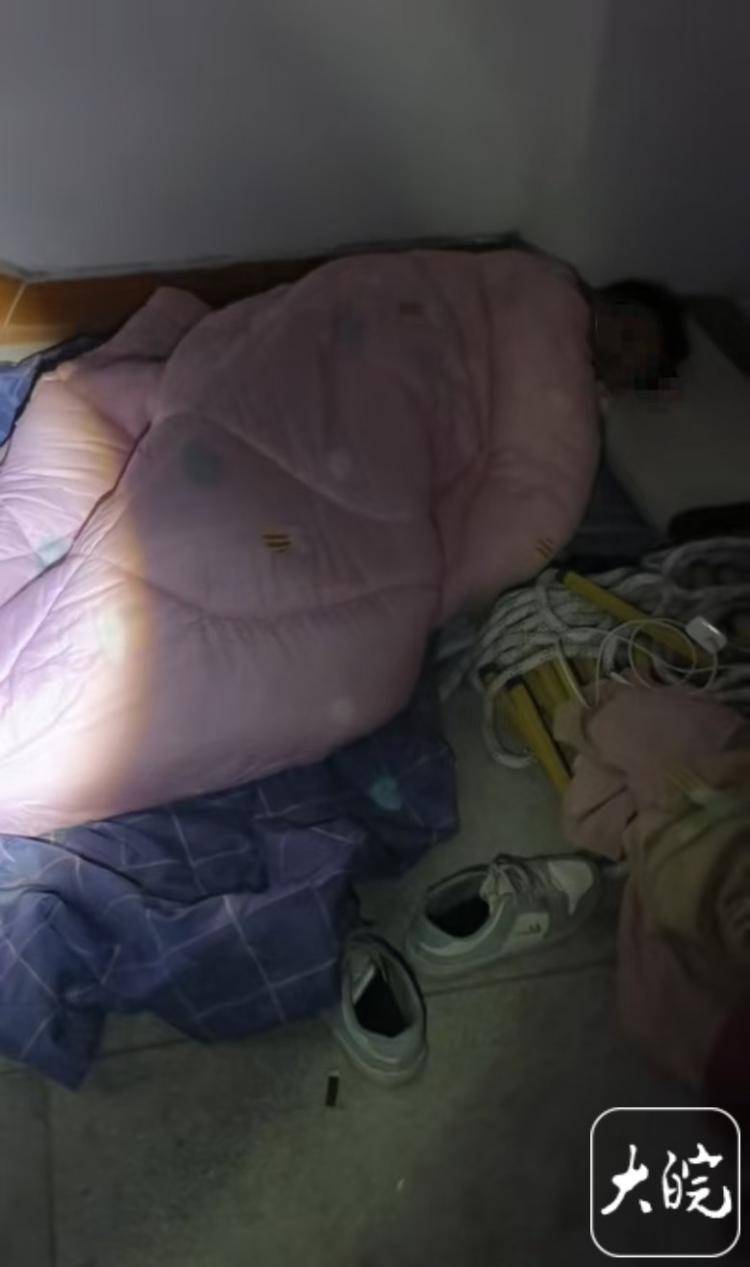 东莞15岁少年冬天睡楼道 镇政府：系家庭矛盾，公安部门已介入调解