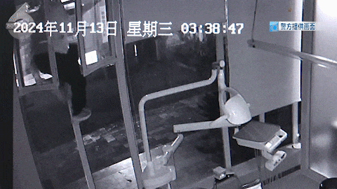 凌晨，男子翻窗潜入昆明一医院，抱走一个……