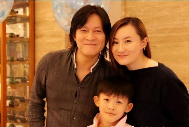 演员杨志刚：娶小师妹张静，每月工资都上交，如今他过得怎么样？