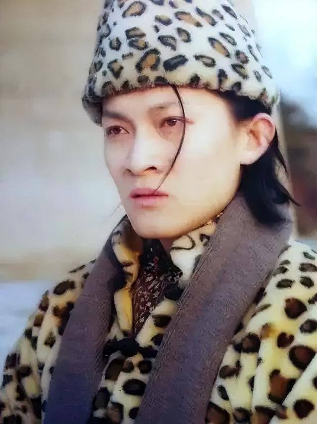 演员杨志刚：娶小师妹张静，每月工资都上交，如今他过得怎么样？