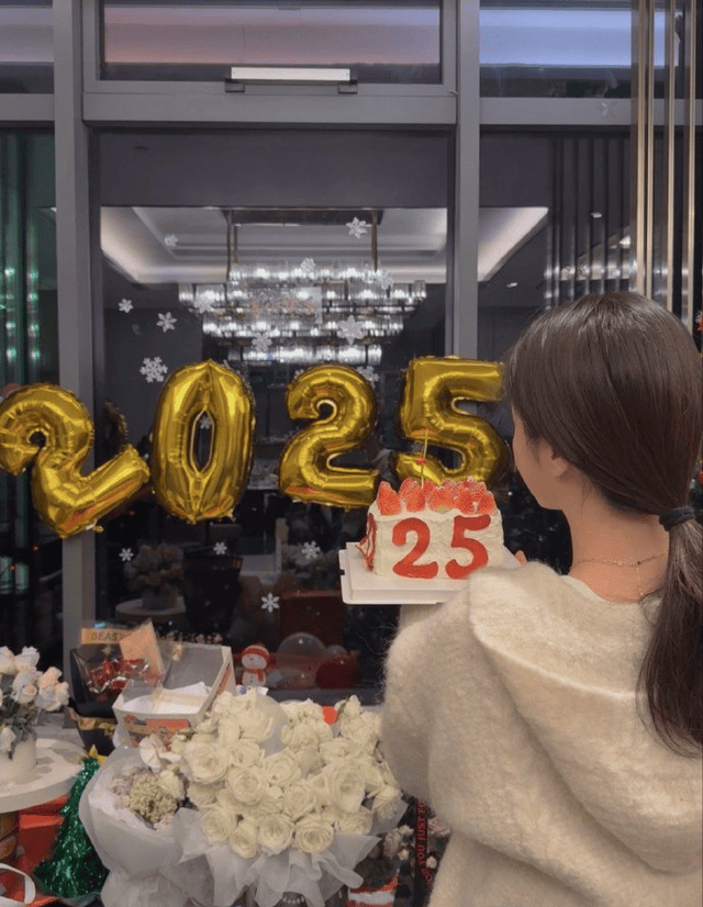 赵露思患病后首次更新视频！走路不稳惹人担忧