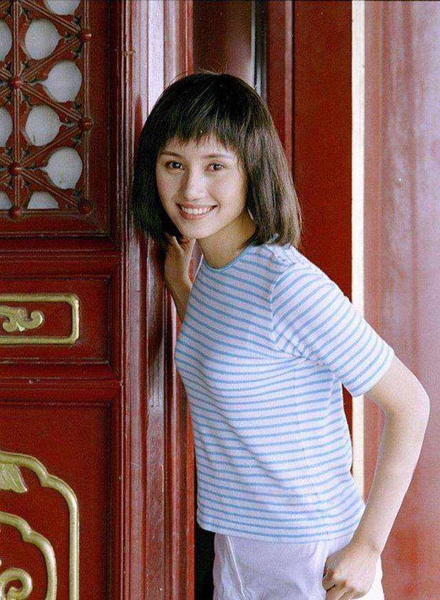 不拍戏就“消失”，47岁的袁泉，已经走上了女演员的另一大道