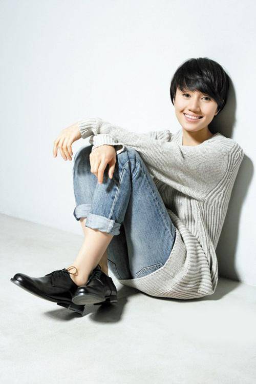 不拍戏就“消失”，47岁的袁泉，已经走上了女演员的另一大道