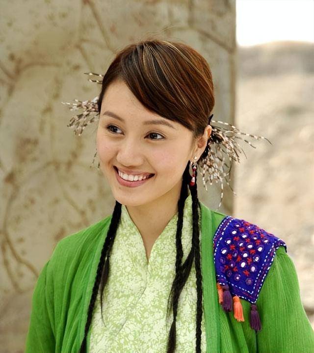 不拍戏就“消失”，47岁的袁泉，已经走上了女演员的另一大道