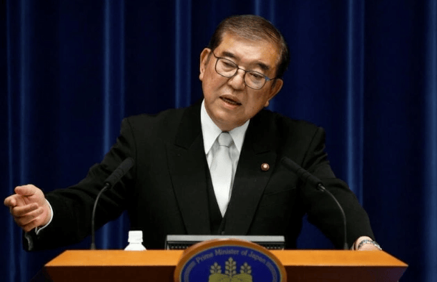 特朗普没想到！美盟友排队访华，一架专机已抵京，基辛格预言成真