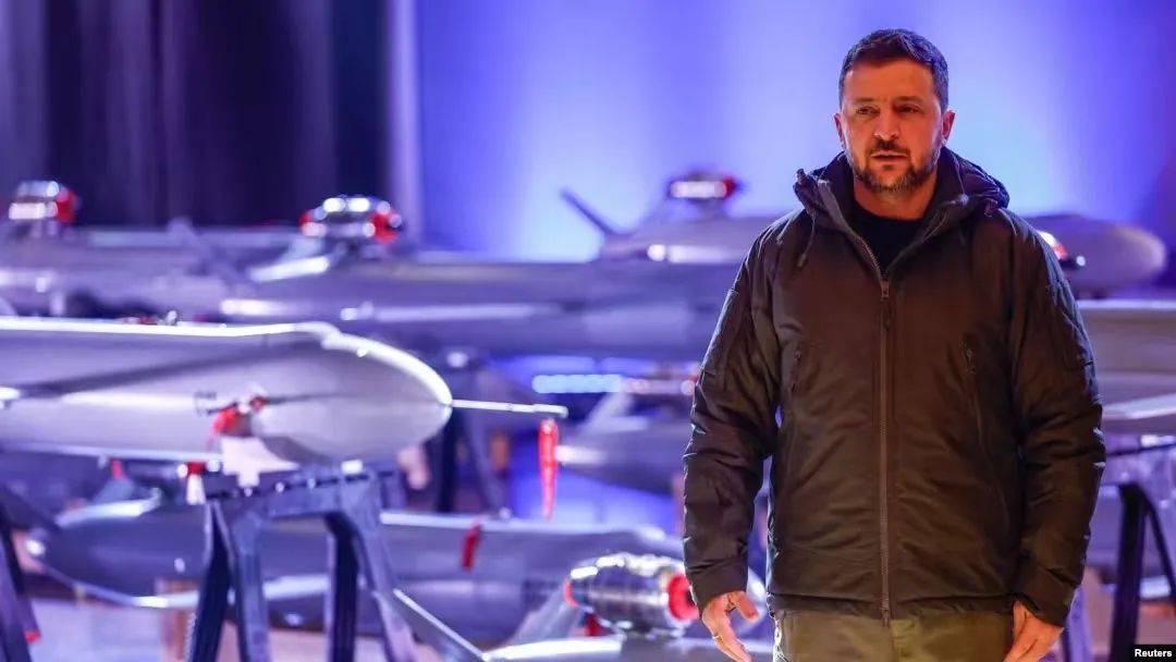 乌克兰军队轮换暴露真相，泽连斯基面临抉择：投降还是继续抵抗，命运齿轮碾压未来？