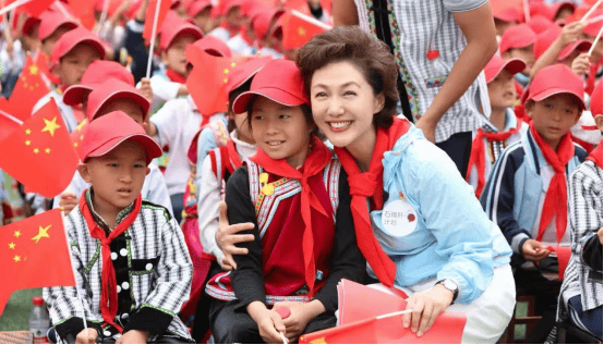 著名主持人，新身份公布