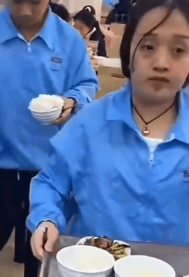 女工因黑眼圈影响工厂形象被开除？公司回应：系正常辞工，已联系派出所处理