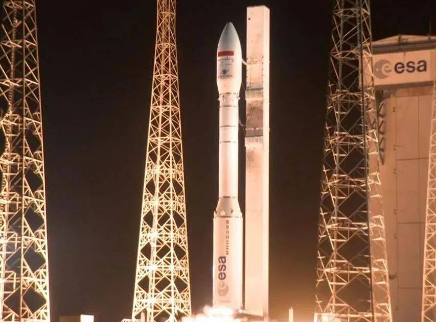 一声巨响！“一箭双星”失败，点火8分钟后偏离轨道，24.5亿全打水漂