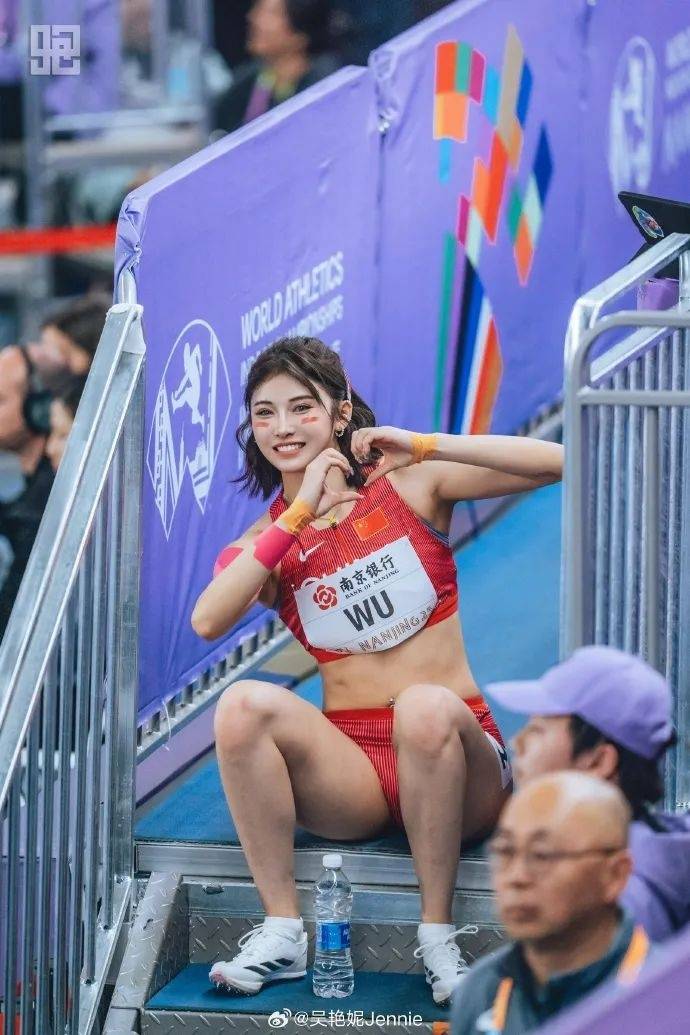 打破全国纪录，吴艳妮回应“亚洲跨栏一姐”称号
