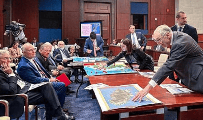 解放军的新利器，与东风导弹配合，岛上装备都是“活靶子”