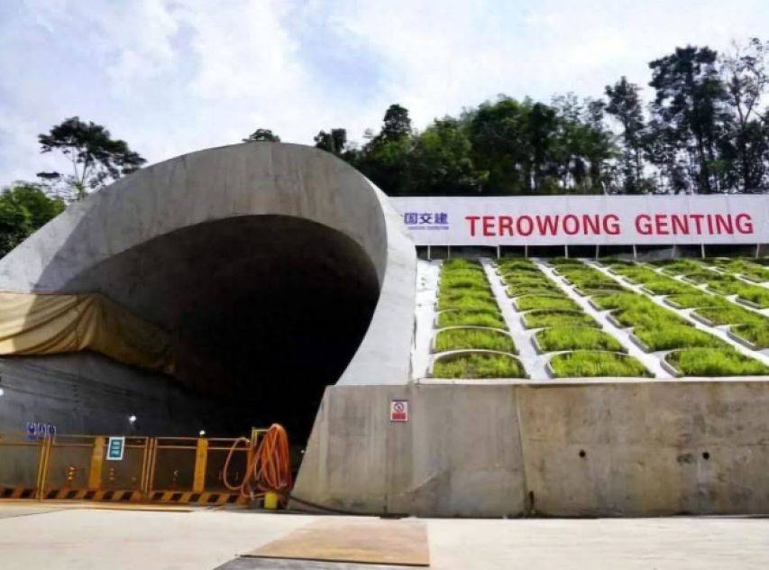 中方罕见警告：90天内不给358亿赔偿金，18艘军舰就别想要了！大快人心