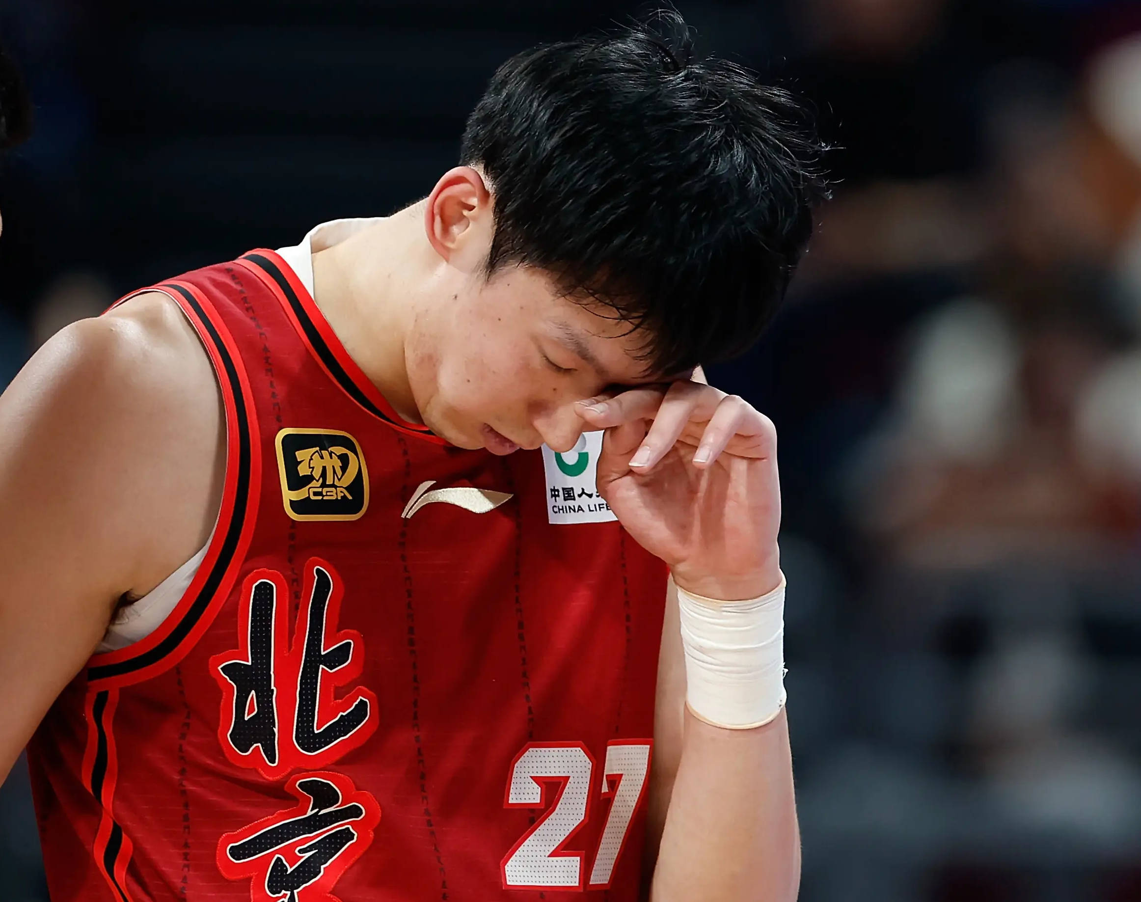 曝医院建议周琦进行结膜缝合手术 待权威复诊