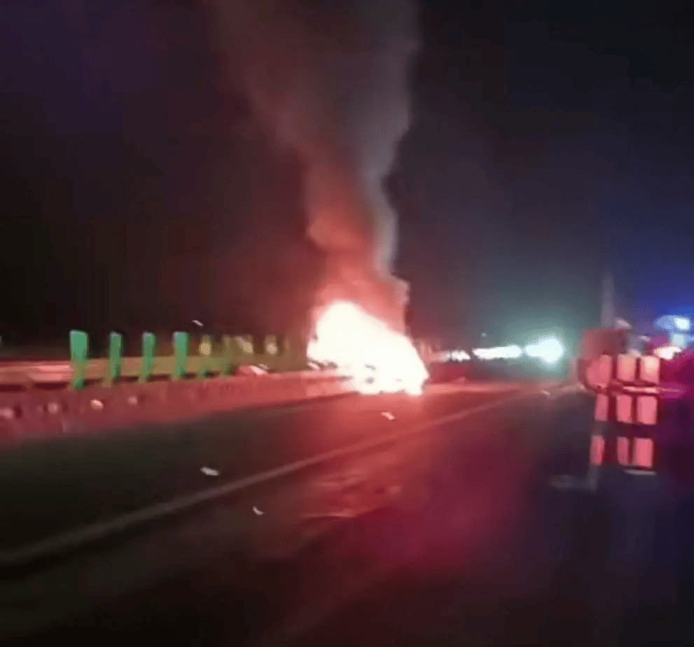 小米汽车长文回应6大疑问：为什么不联系家属？为什么会起火？车门能否打开？