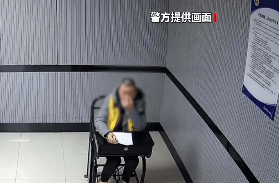 襄阳一男子喝酒怕被妻子发现，从18楼扔下酒瓶，警方验两栋楼DNA！律师：面临刑责