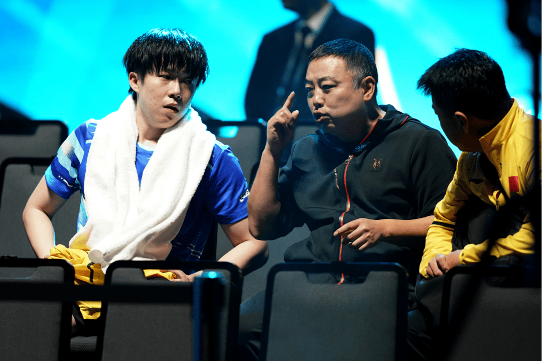 林诗栋、王楚钦、梁靖崑晋级8强| 澳门男子世界杯