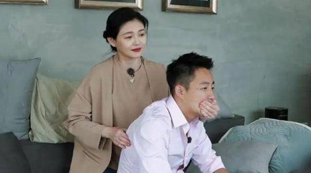 大S儿女回北京，张兰拉着小玥儿逛街，网友夸汪小菲好帅