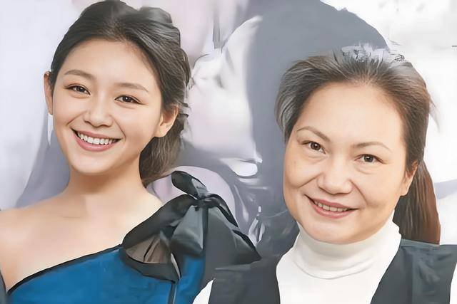 大S儿女回北京，张兰拉着小玥儿逛街，网友夸汪小菲好帅