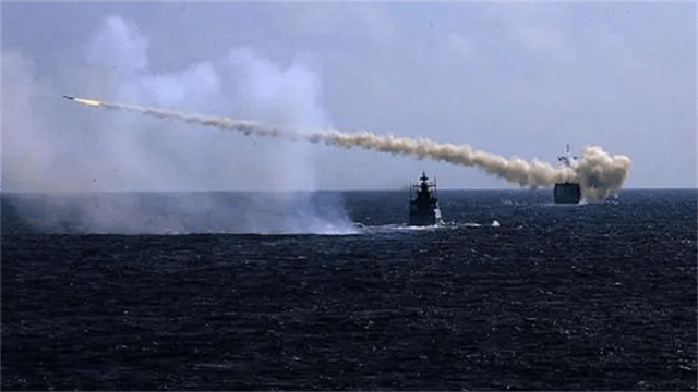 逢敌必亮剑！鹰击18A定位首次明确，打的就是美军驱逐舰