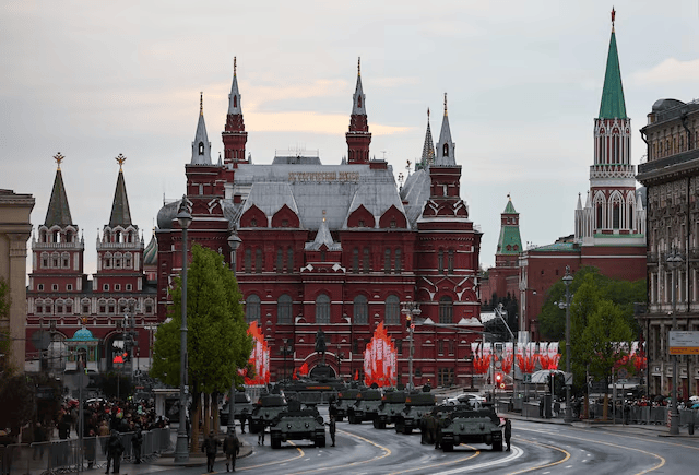 俄胜利日阅兵前 乌无人机连续三晚袭击莫斯科