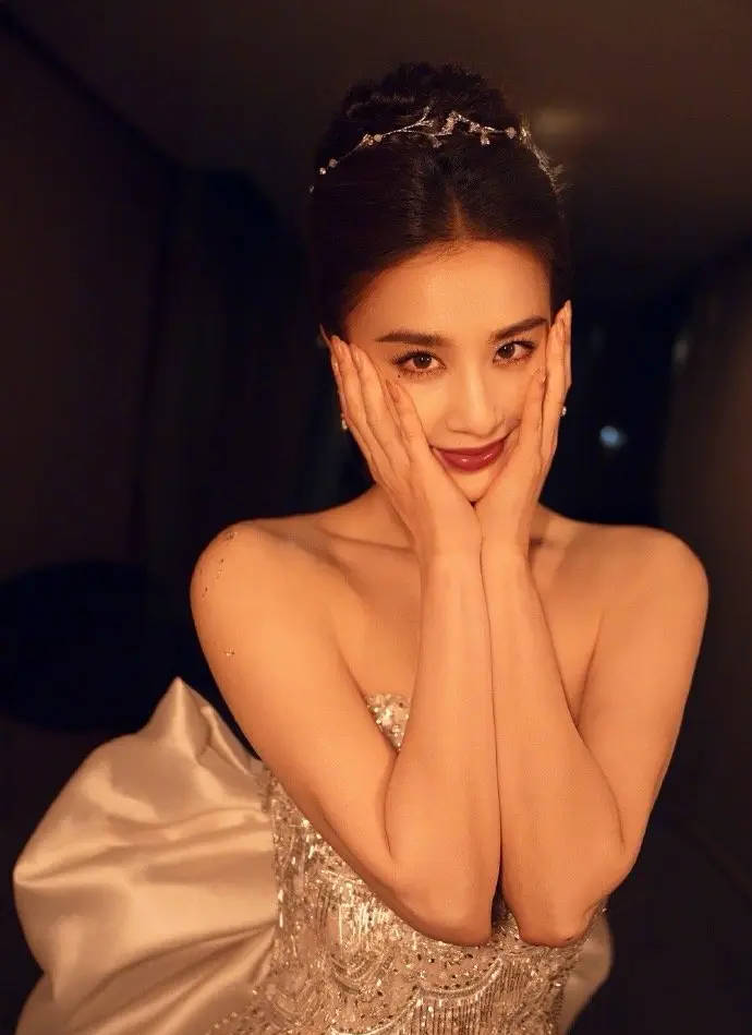 娱乐圈星二代阵容上新：黄多多演电影小S二女儿凭美貌成功出圈