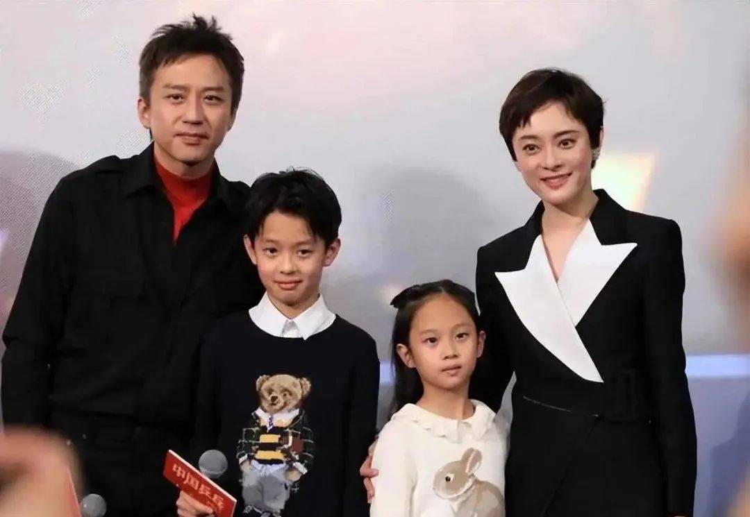 在节目中被分到老年组，邓超喊话：向所有79年出生的人道歉