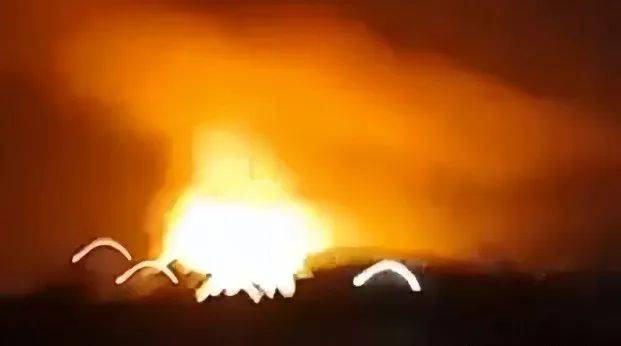 印度导弹仓库,爆发大爆炸:枭龙战机夜袭摧毁S-400导弹系统