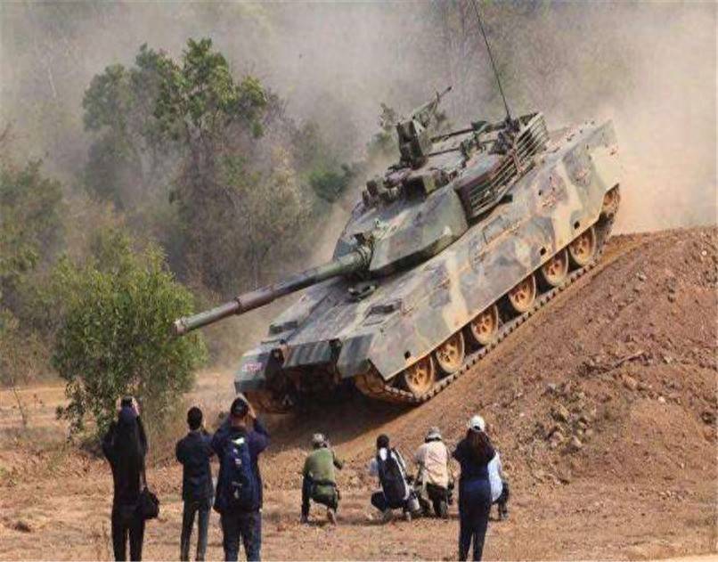 还想再打?50万大军压境!印度光辉战机下月参战,停火没有终止日期