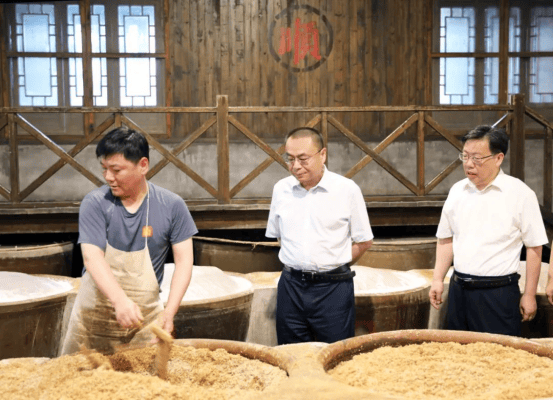 江苏省检察院党组书记、检察长赵铁实调研指导镇江检察工作