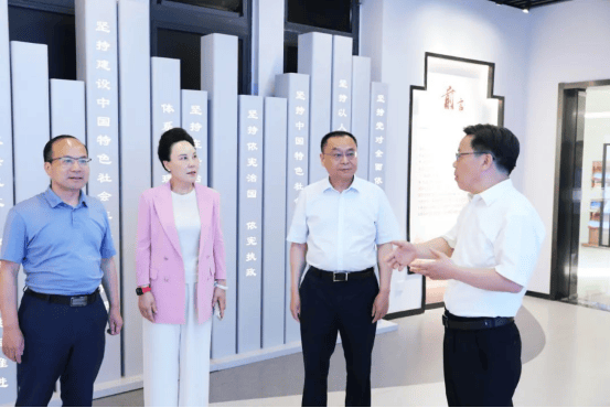 江苏省检察院党组书记、检察长赵铁实调研指导镇江检察工作