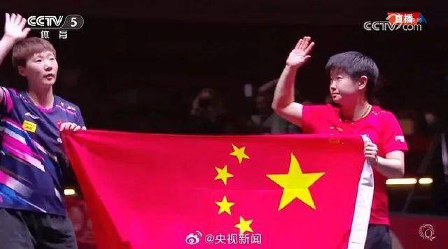 孙颖莎哭了！现场解说也声音哽咽：这场比赛既精彩又经典