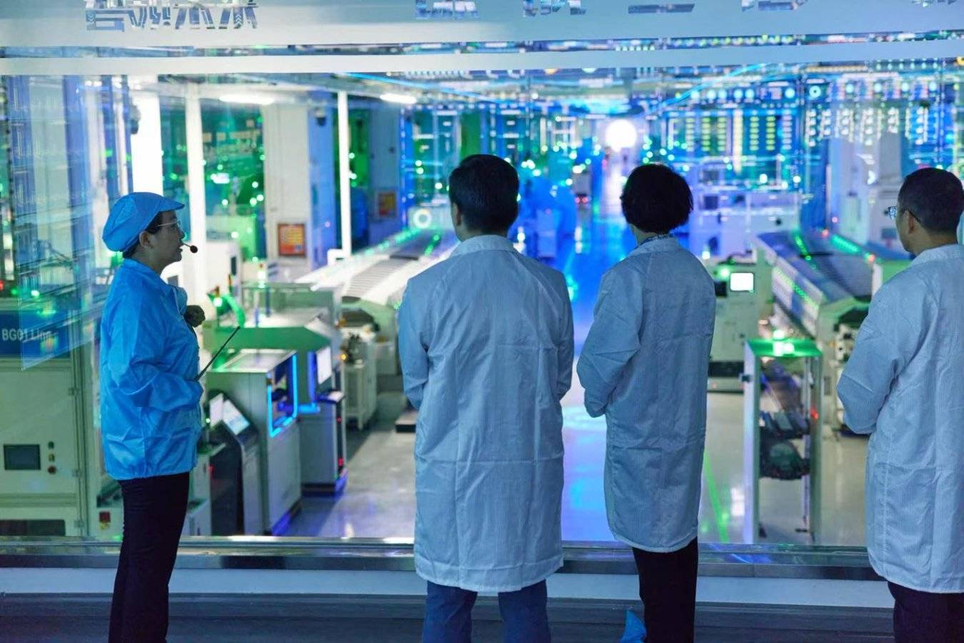 探访富士康郑州工厂：iPhone产线和工人都在向智能升级