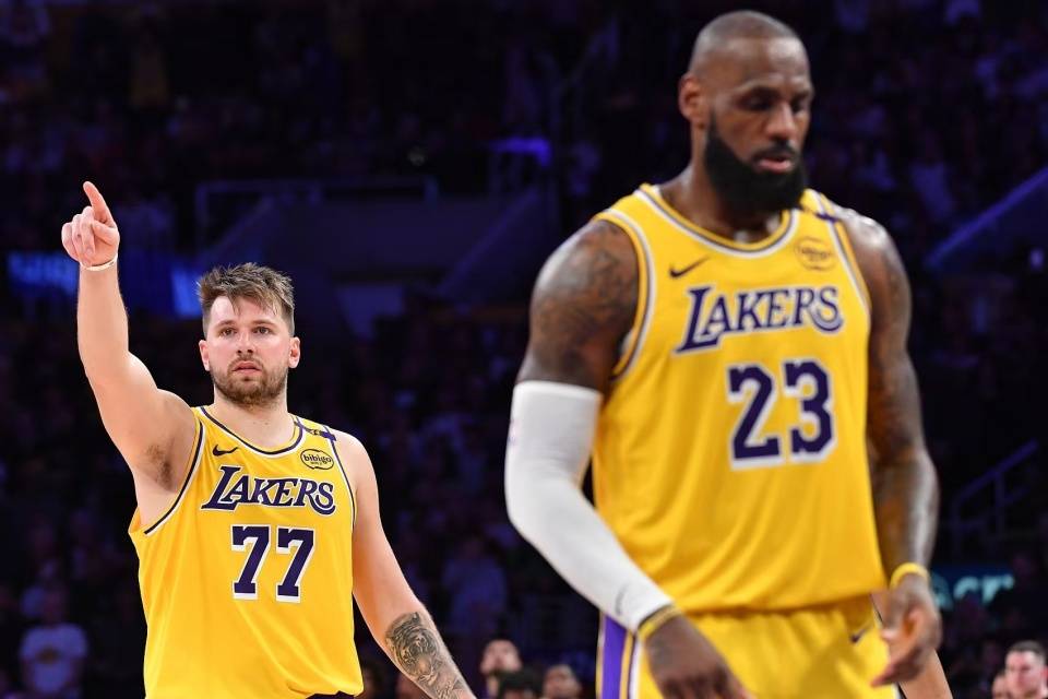 新官上任三把火！湖人阵容或将迎来大调整，詹姆斯恐被清洗