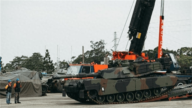 脱下军服，400多名美军登陆台岛！不管谁来都挡不住解放军利剑