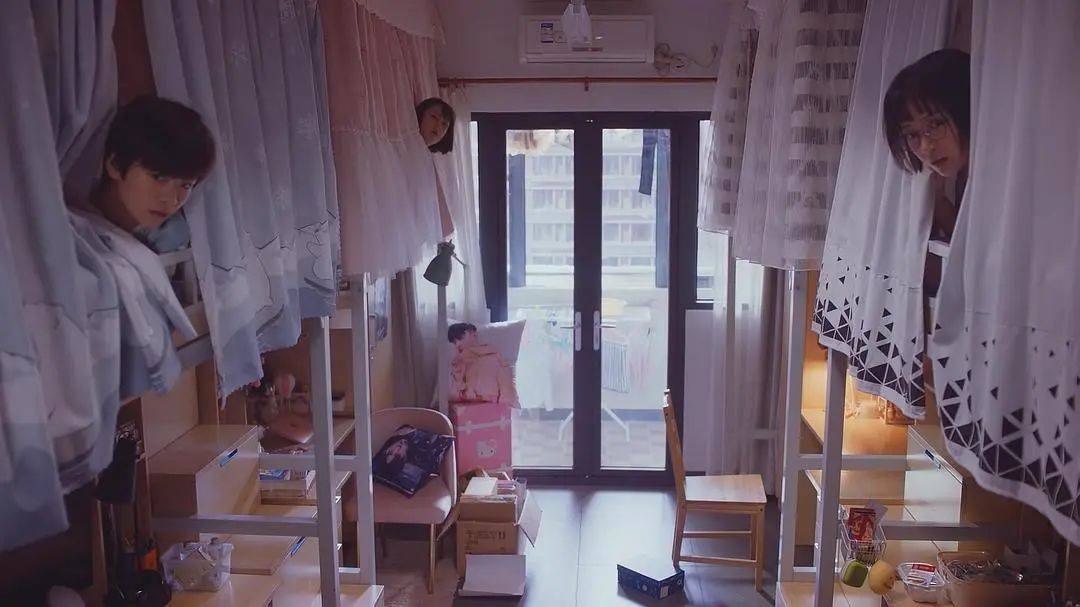 “在走廊偶遇都会尴尬”，00后大学舍友咋成了最熟悉的陌生人