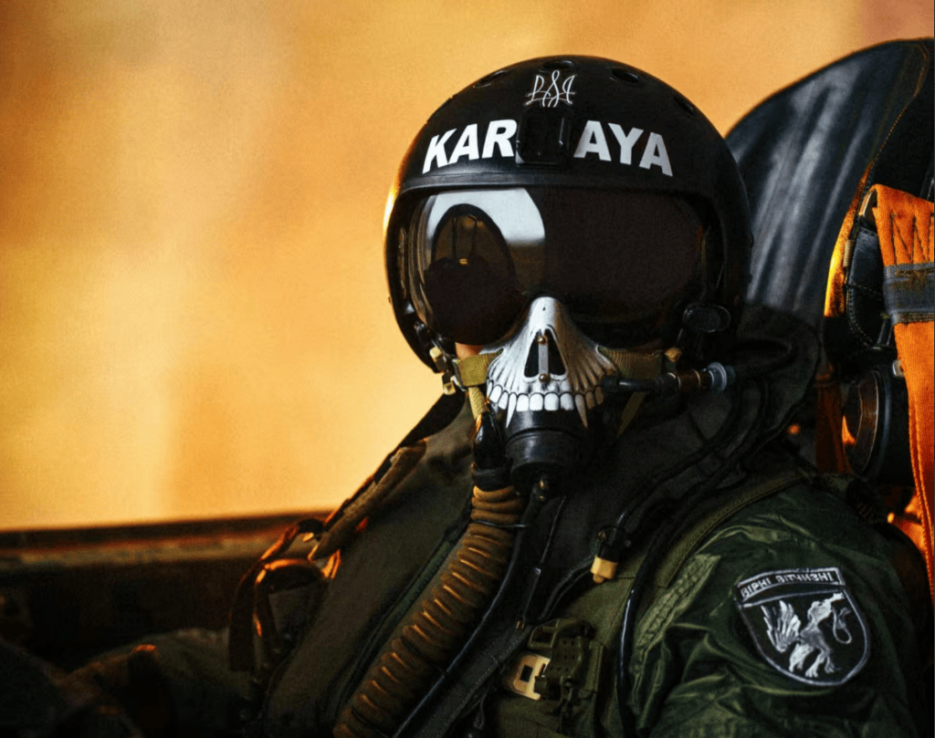 俄军夜袭意外收获，匕首导弹炸死多名英国军官，并摧毁515秘密军火库