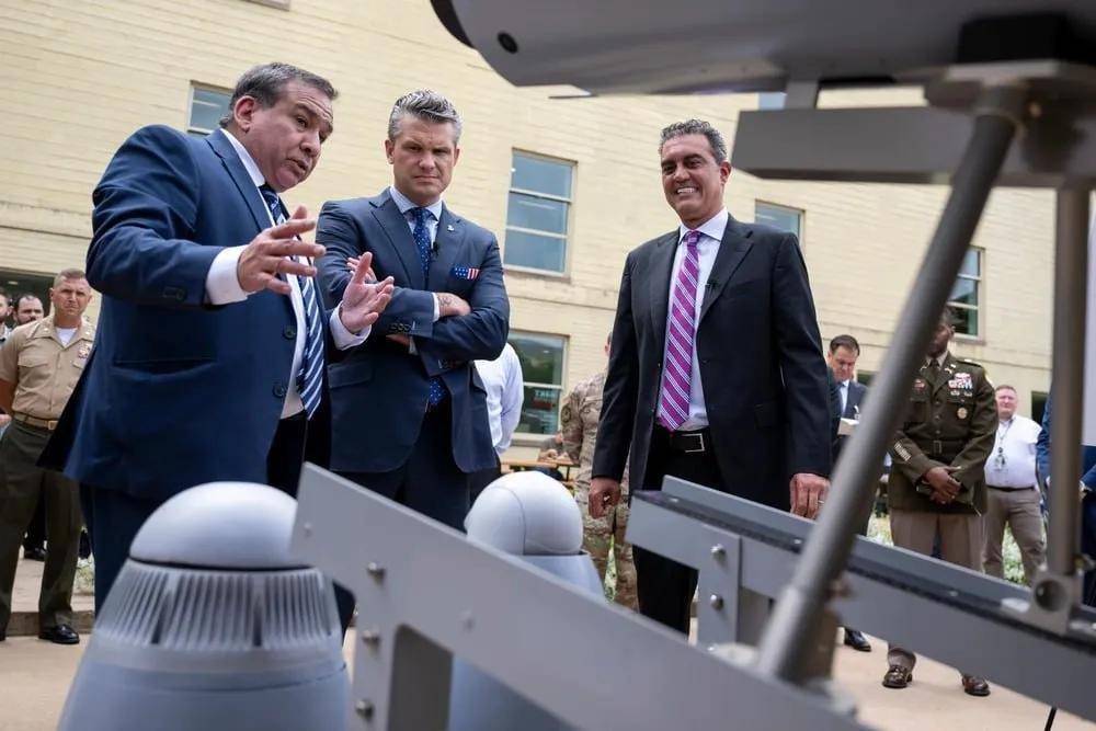 一架仅需4万美元！美国版“小摩托”巡飞弹亮相，中国能防住吗？