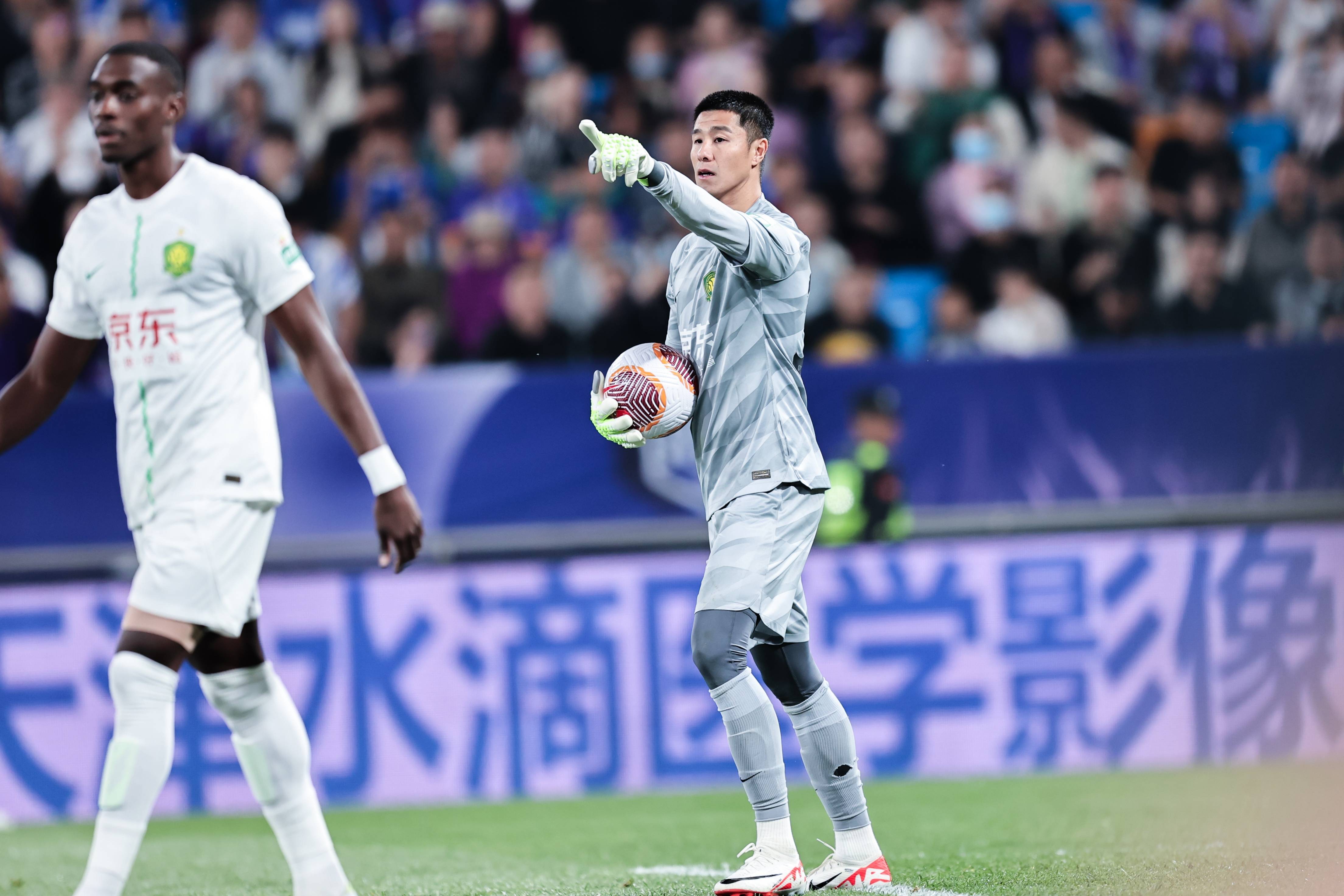 媒体人：侯森在互射点球时的能力太让人放心 英博amp;西海岸虽败犹荣