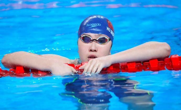 世锦赛女子50米自由泳决赛 中国双姝一起站上领奖台