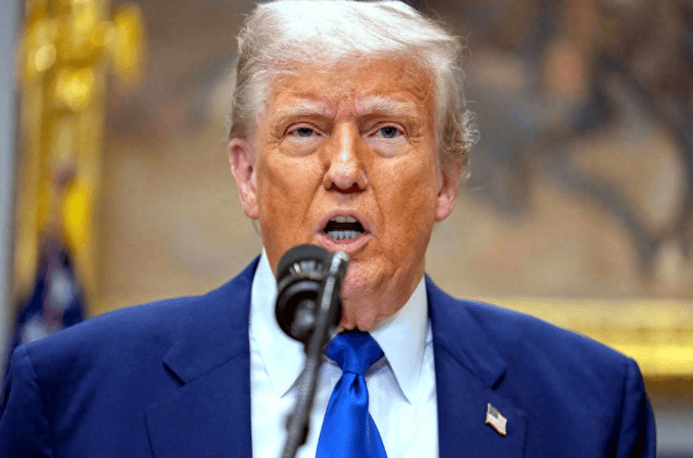 特朗普变招，白宫：8月12日后或恢复24%对华关税？美财长对华打明牌，中方已经划出“红线”