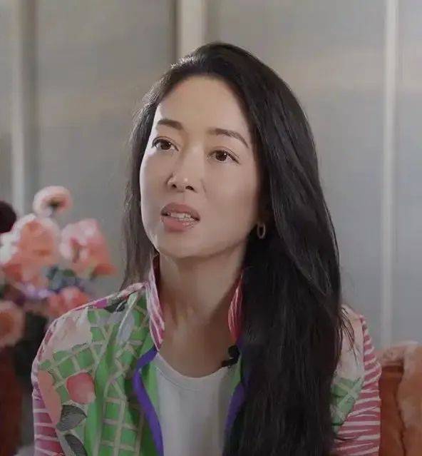 “打败”两个哥哥，48岁首富女儿上位