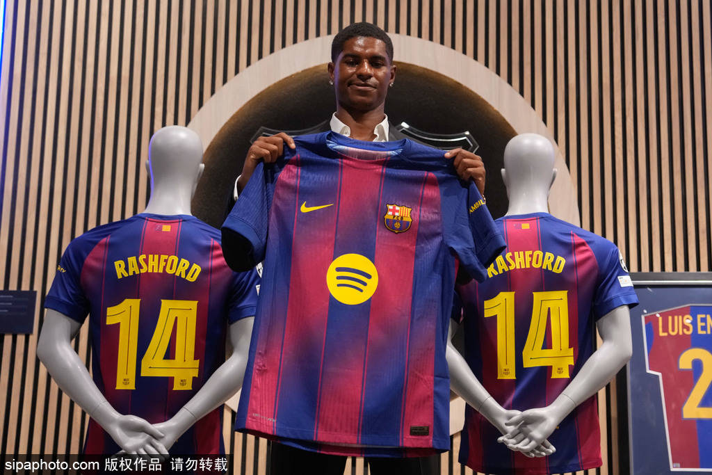 别了，巴萨！曝7500万攻击手迅速转投曼联！弗里克钦点截胡皇马猎物