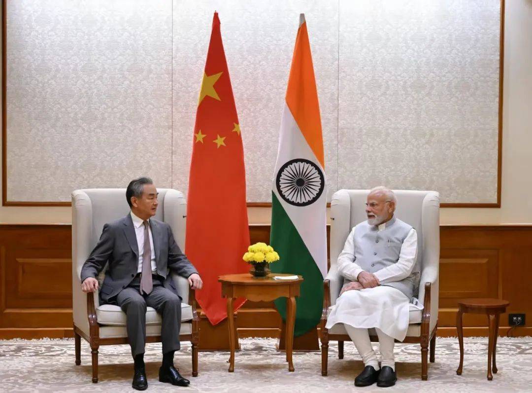印度总理莫迪会见王毅