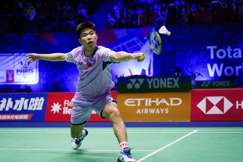 羽毛球世锦赛｜石宇奇翁泓阳反客为主连胜“中法对决”，国羽男单确保四强名额