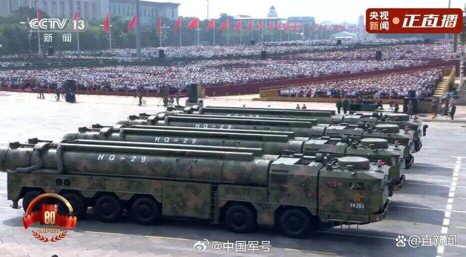 看完阅兵后军事专家感慨：知道中国军力强大，但没想到强到这种程度