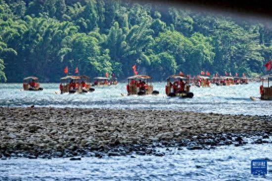 周末出游享金秋